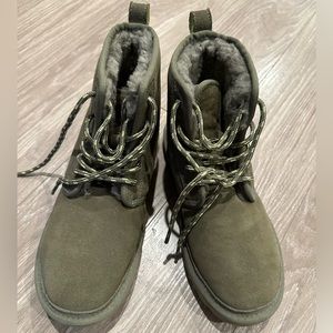 Ugg Boots with laces